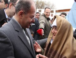 Depremzedelere Akdağ şefkati